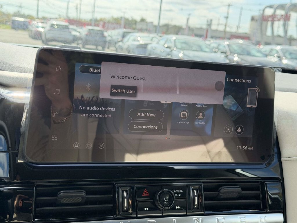 2026 Nissan Pathfinder SL