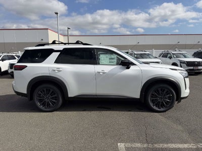 2026 Nissan Pathfinder SL