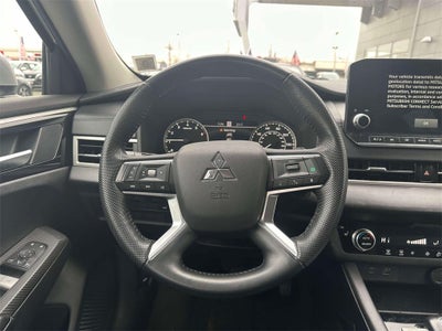 2023 Mitsubishi Outlander SE
