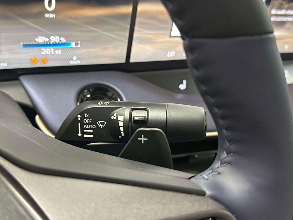 2026 Nissan LEAF Platinum+