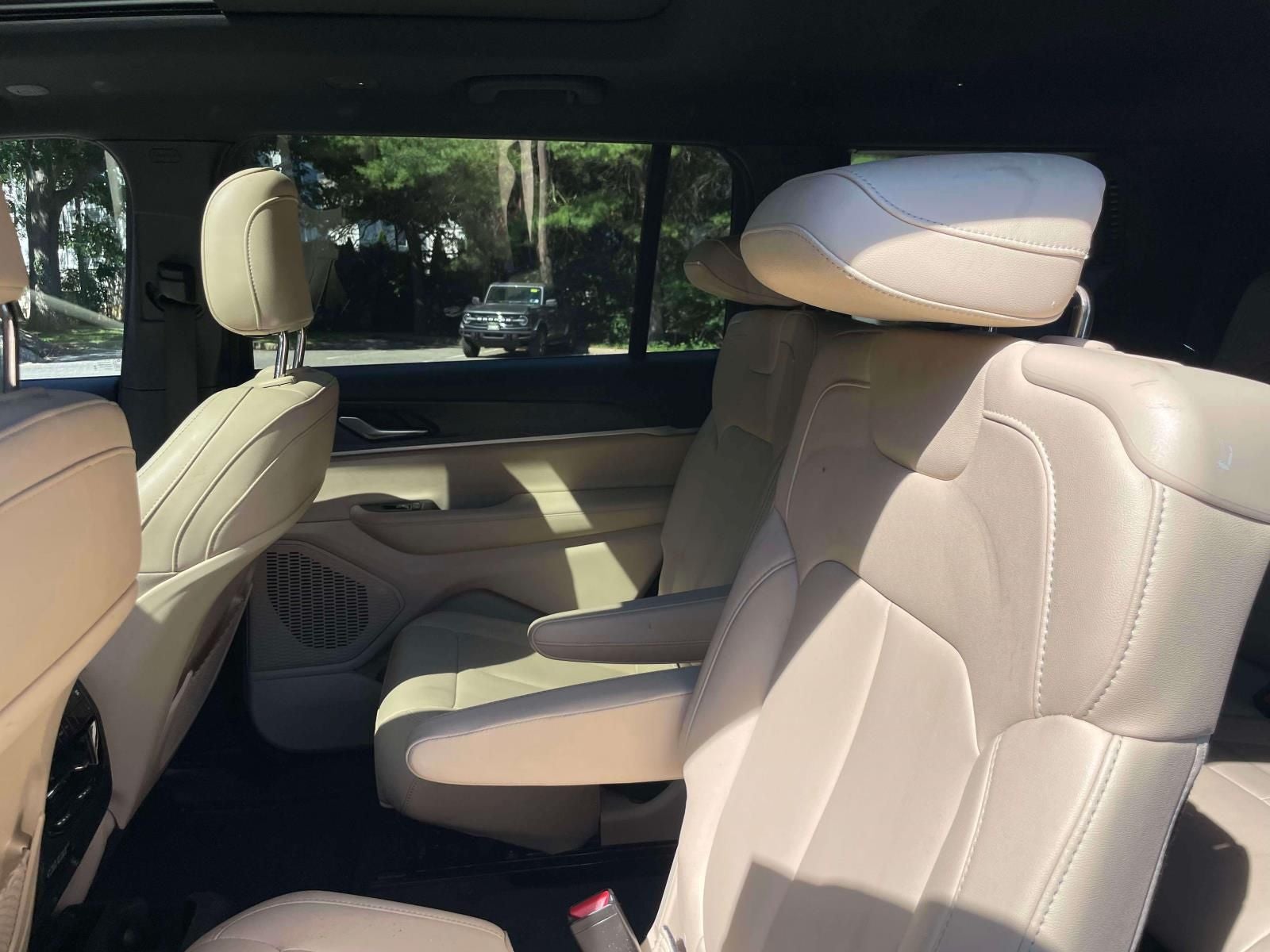 2023 Jeep Grand Cherokee L Limited 4x2