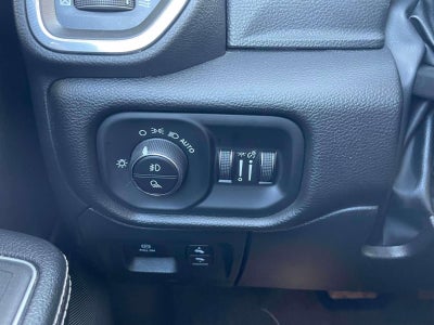 2023 RAM 1500 Laramie Crew Cab 4x4 5'7' Box