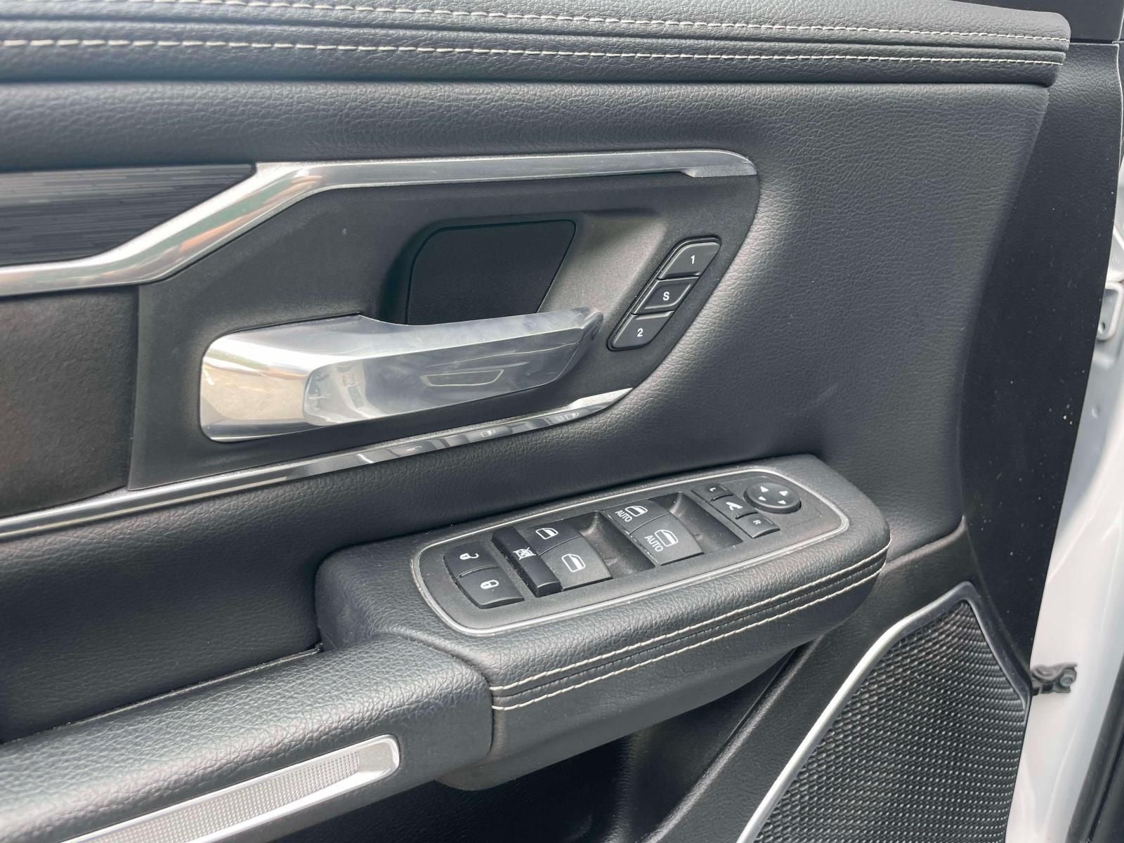 2023 RAM 1500 Laramie Crew Cab 4x4 5'7' Box