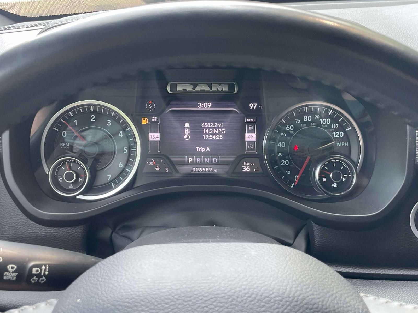 2023 RAM 1500 Laramie Crew Cab 4x4 5'7' Box