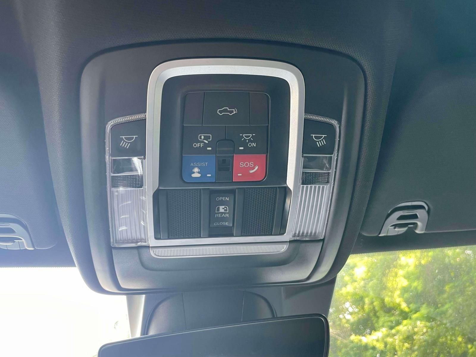 2023 RAM 1500 Laramie Crew Cab 4x4 5'7' Box
