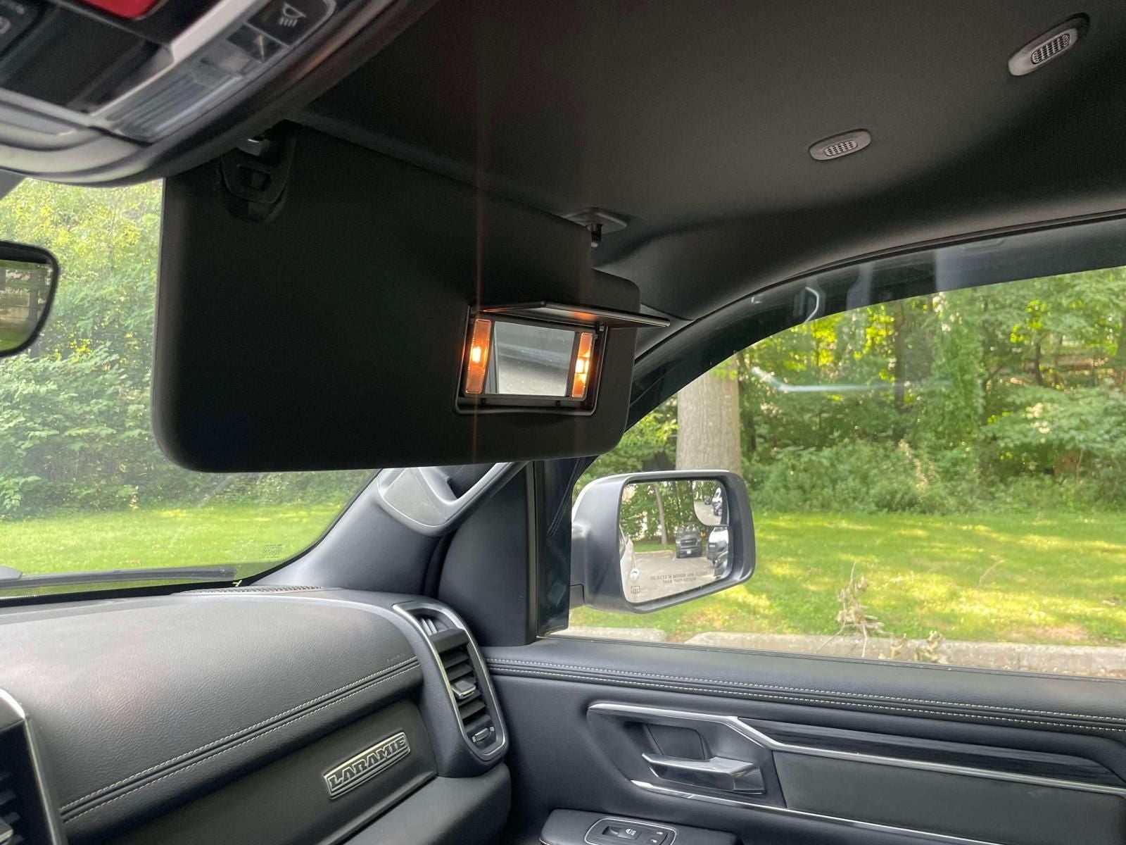 2023 RAM 1500 Laramie Crew Cab 4x4 5'7' Box