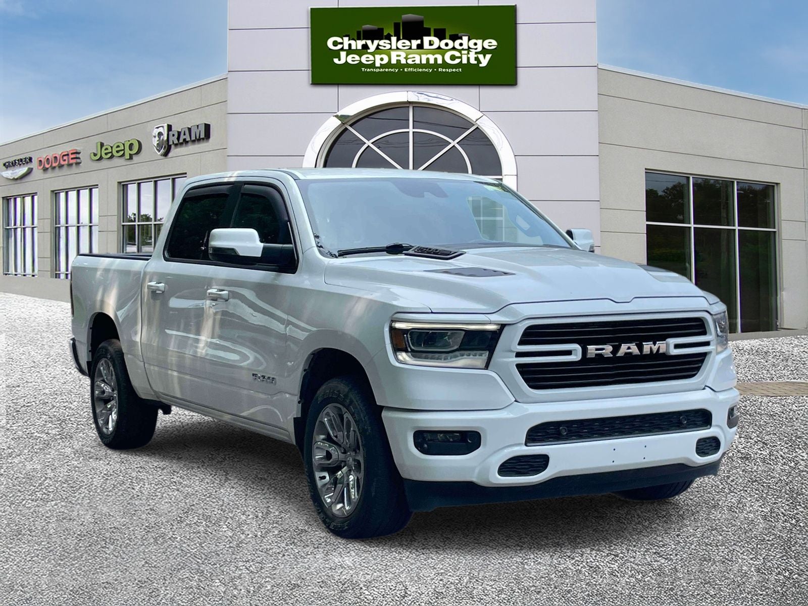 2023 RAM 1500 Laramie Crew Cab 4x4 5'7' Box
