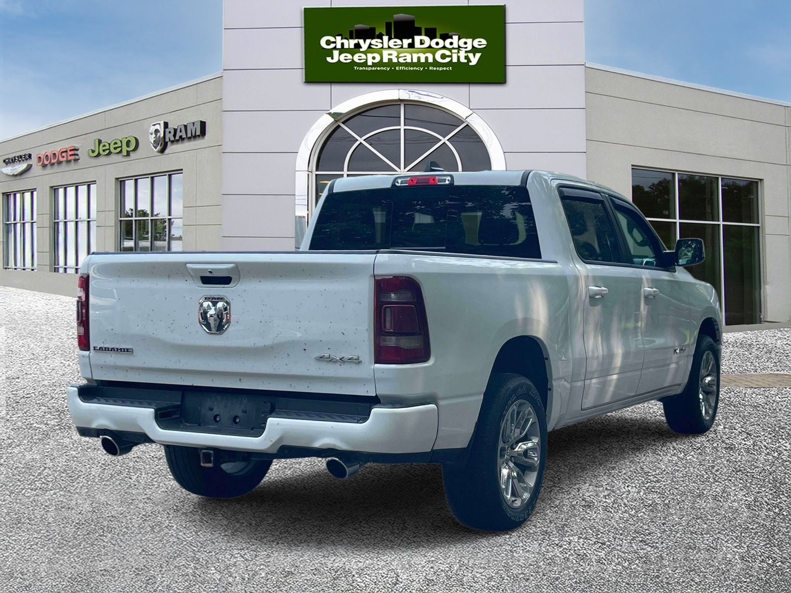 2023 RAM 1500 Laramie Crew Cab 4x4 5'7' Box