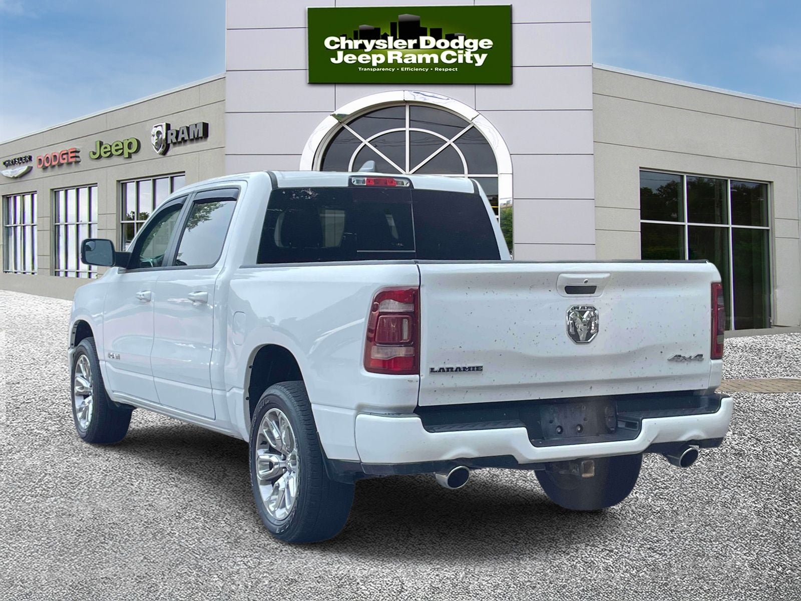 2023 RAM 1500 Laramie Crew Cab 4x4 5'7' Box