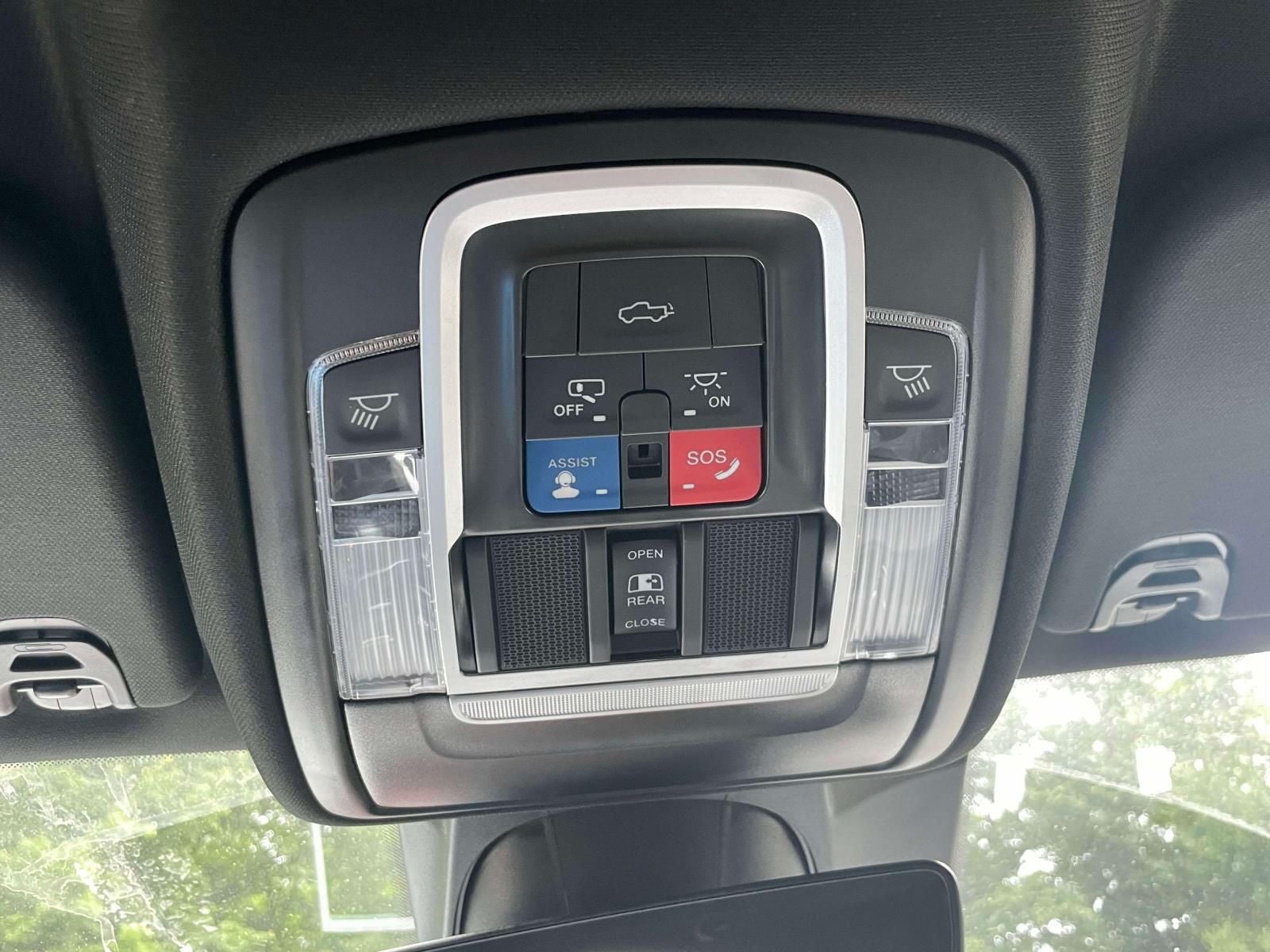 2023 RAM 1500 Laramie Crew Cab 4x4 5'7' Box