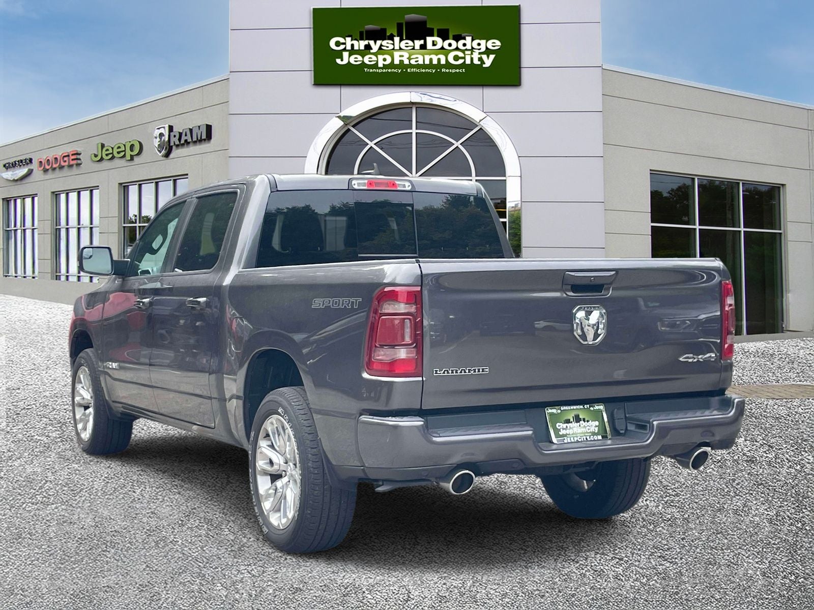 2023 RAM 1500 Laramie Crew Cab 4x4 5'7' Box