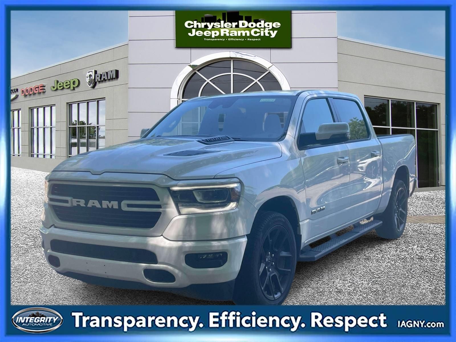 2023 RAM 1500 Laramie Crew Cab 4x4 5'7' Box