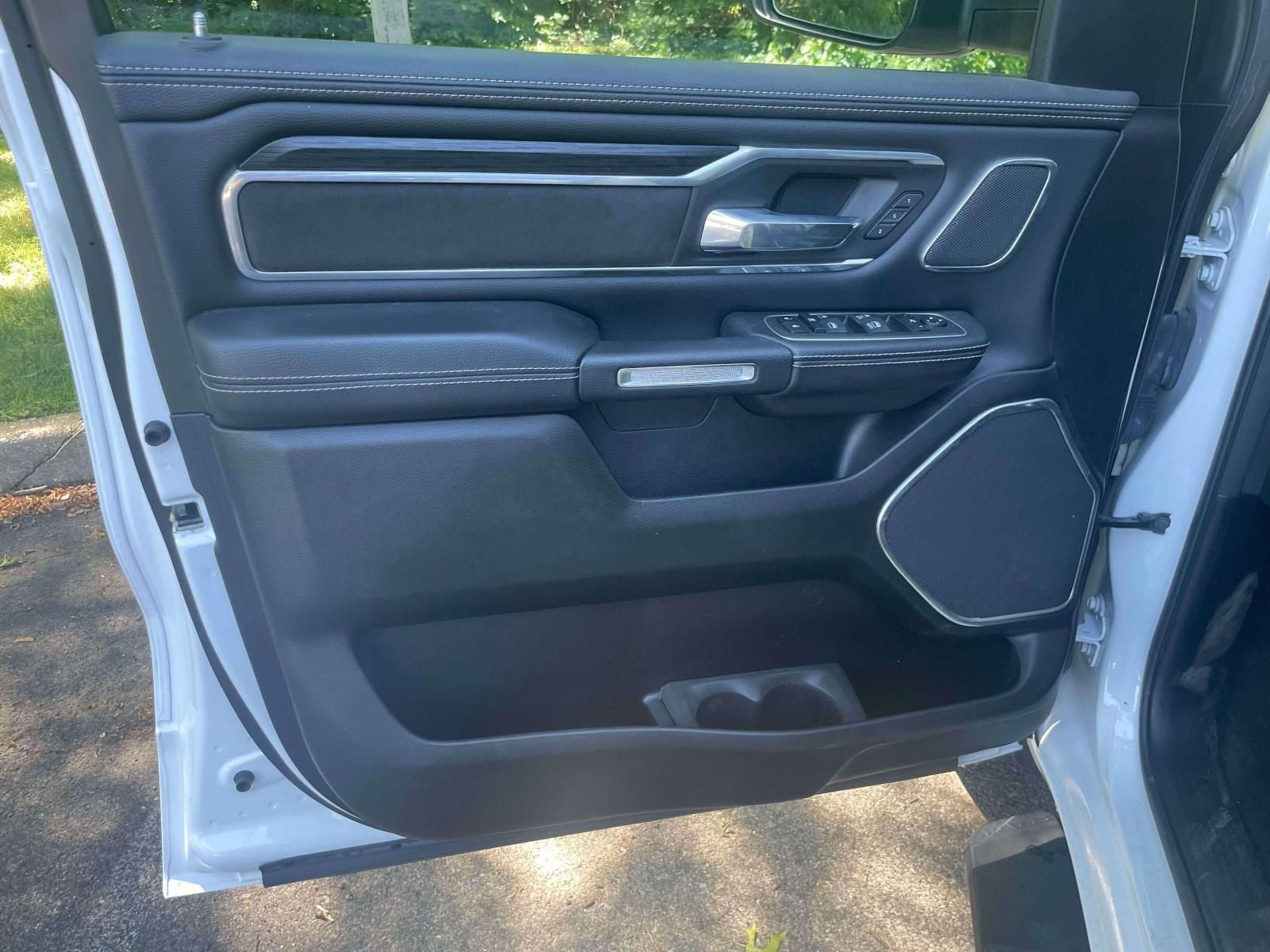 2023 RAM 1500 Laramie Crew Cab 4x4 5'7' Box
