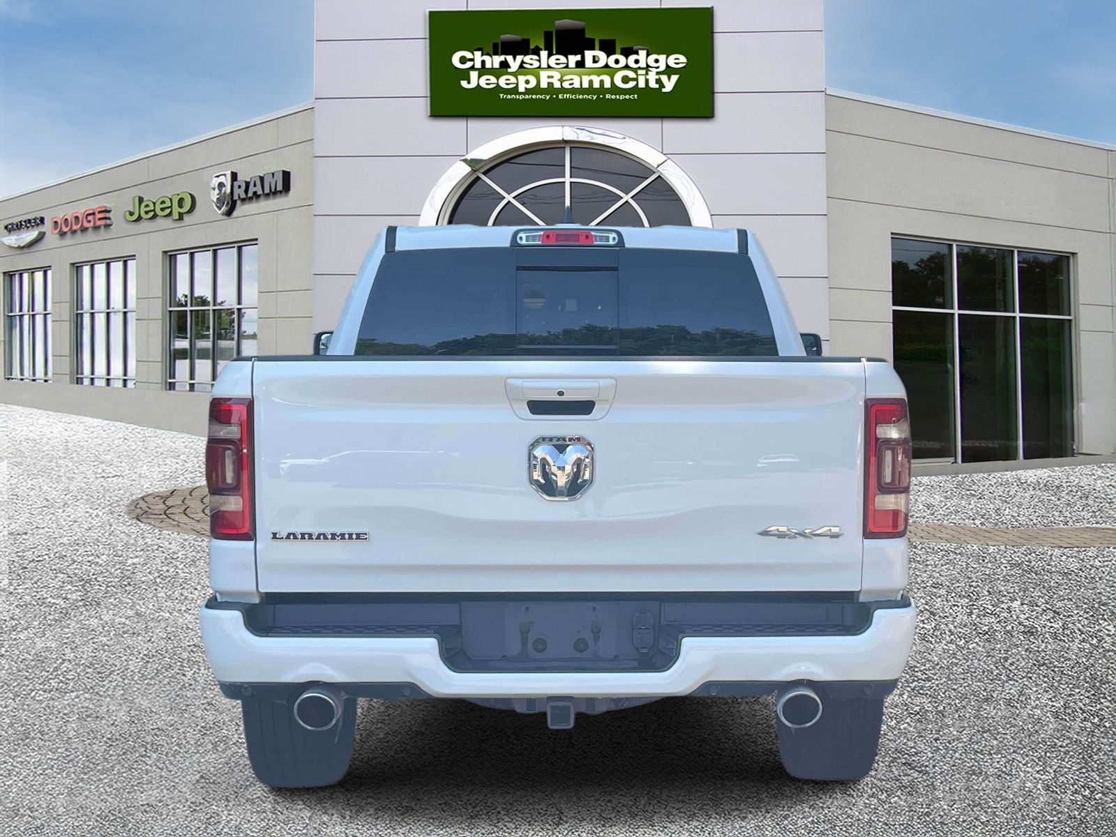 2023 RAM 1500 Laramie Crew Cab 4x4 5'7' Box