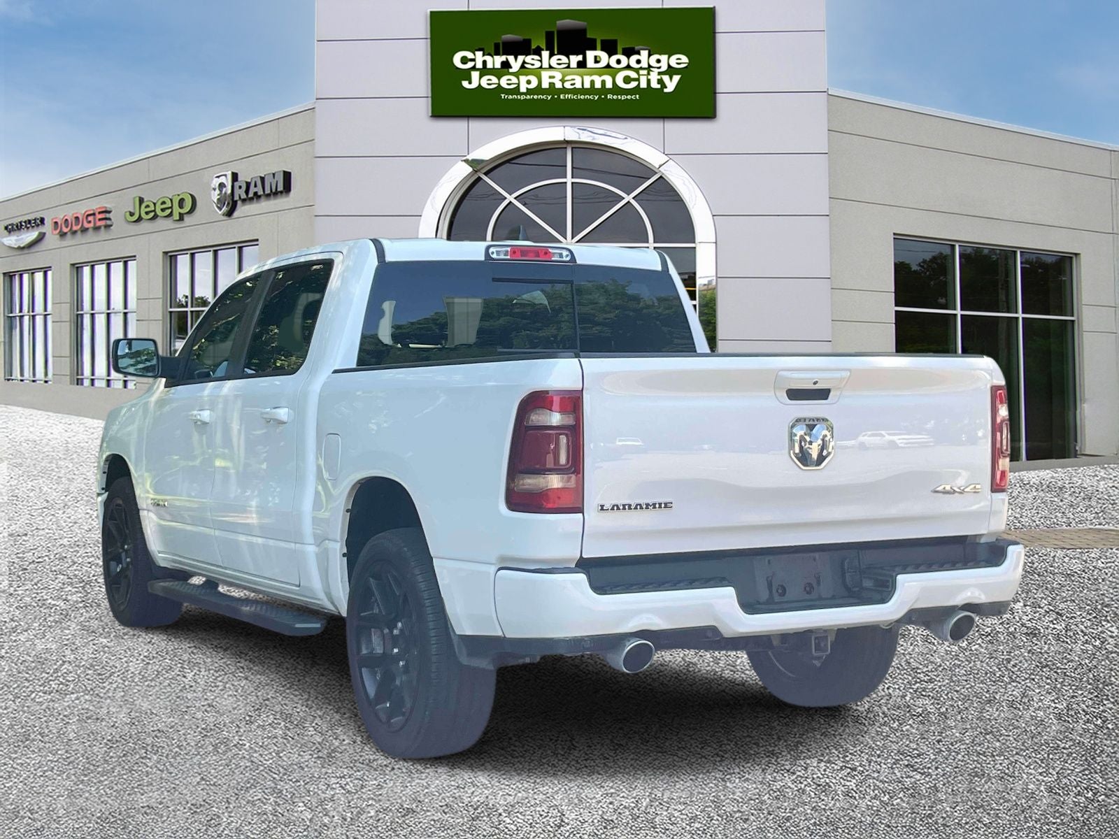 2023 RAM 1500 Laramie Crew Cab 4x4 5'7' Box