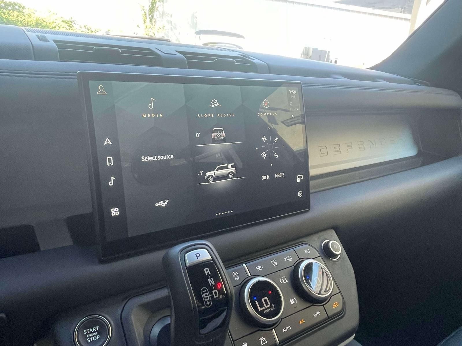 2025 Land Rover Defender 110 P300