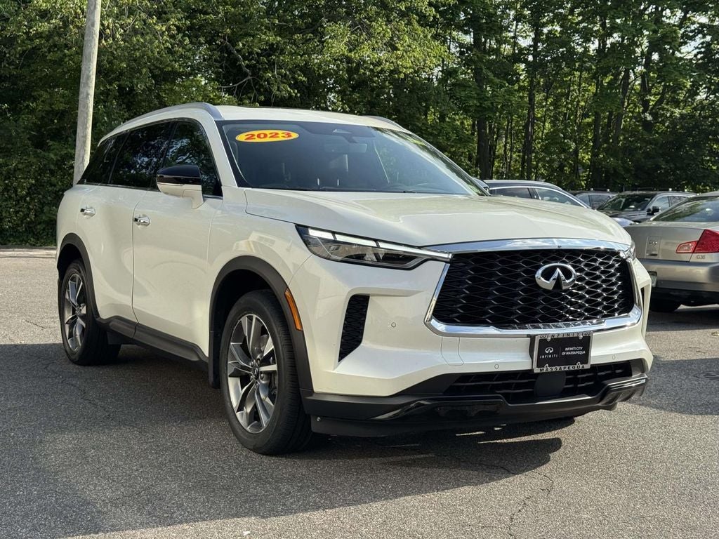 2023 INFINITI QX60 LUXE AWD