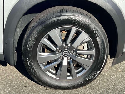 2025 Nissan Pathfinder S