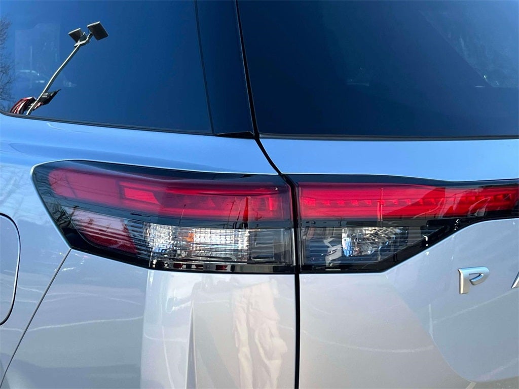 2025 Nissan Pathfinder S