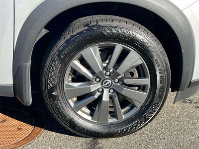 2023 Nissan Pathfinder SV