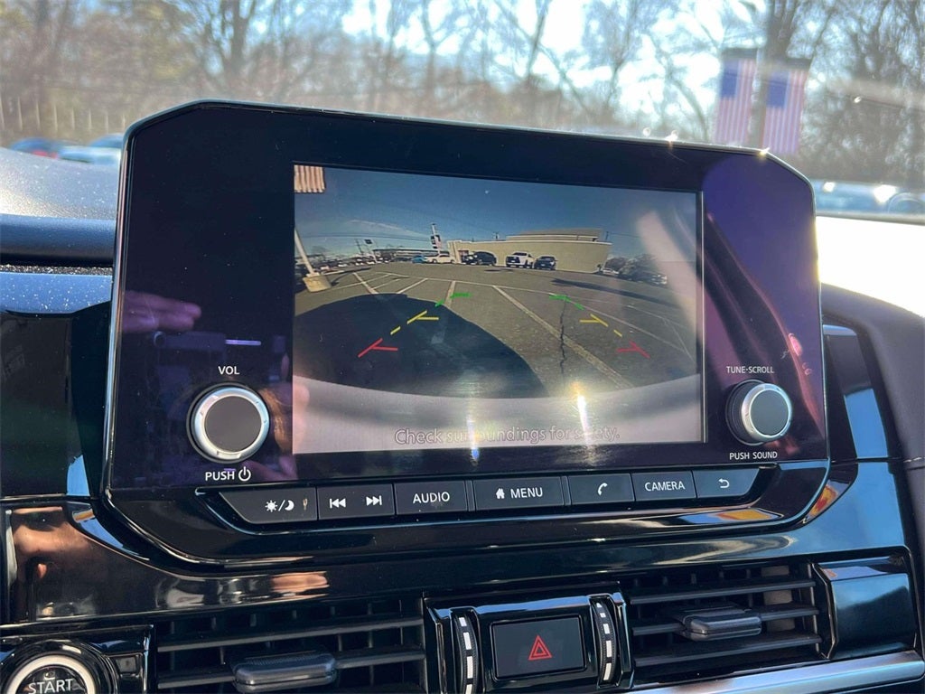 2023 Nissan Pathfinder SV