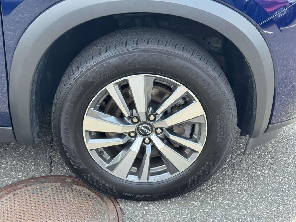 2025 Nissan Pathfinder SL