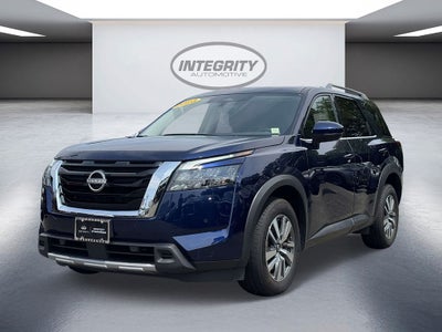 2025 Nissan Pathfinder SL