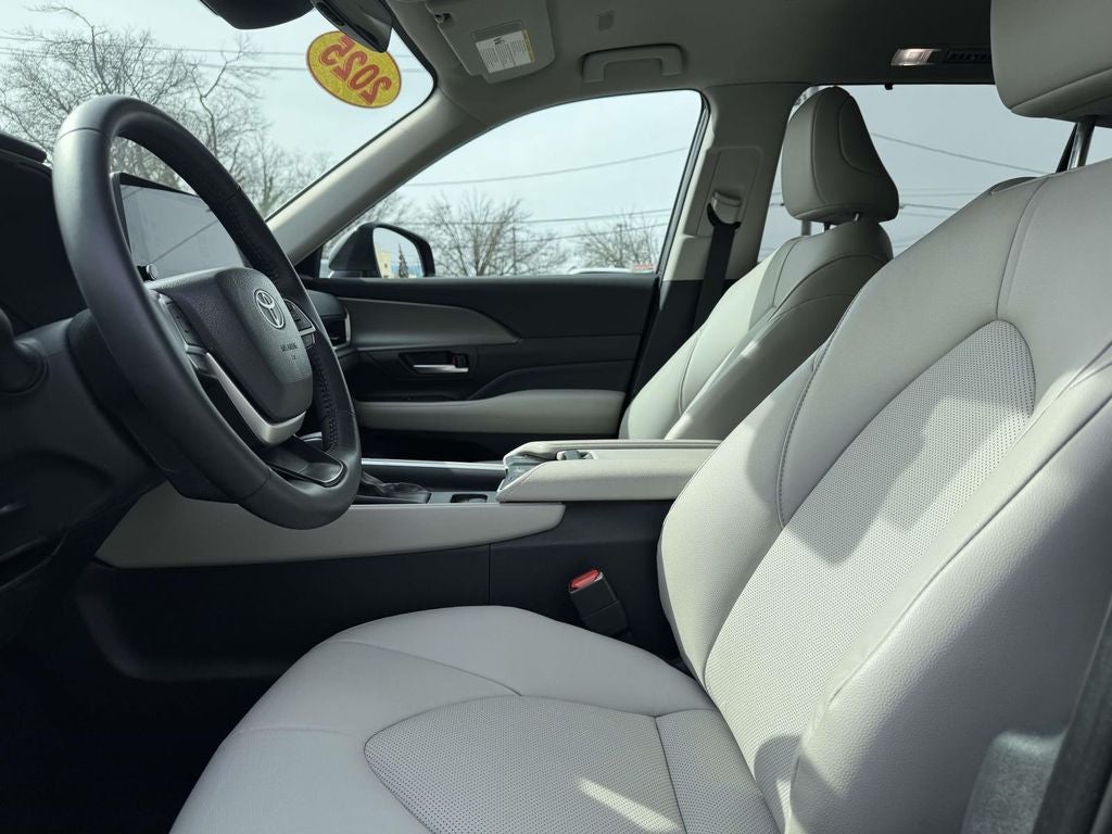 2025 Toyota Grand Highlander XLE