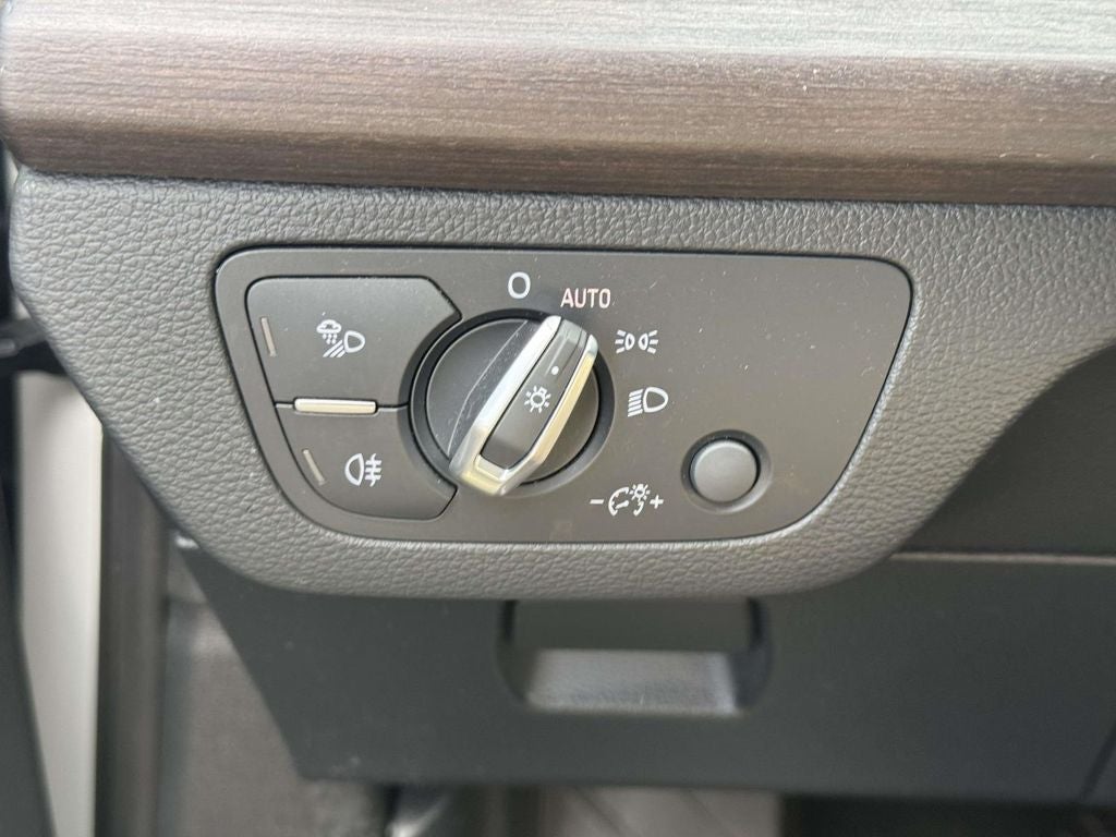 2023 Audi Q5 40 Premium quattro