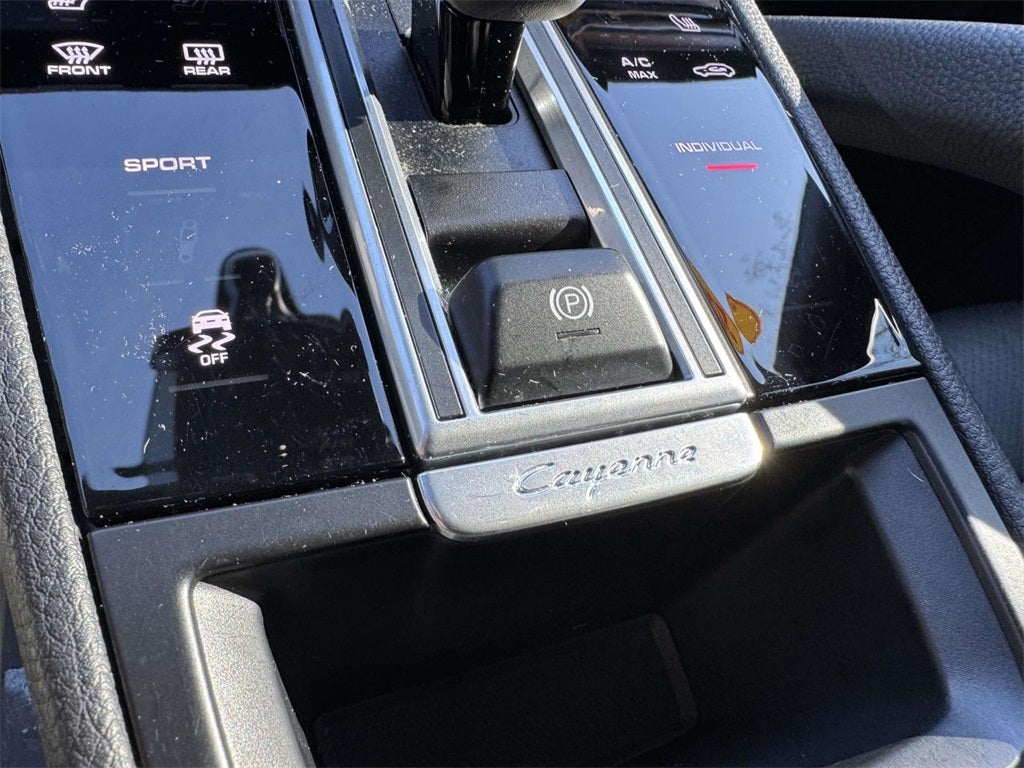 2023 Porsche Cayenne Platinum Edition