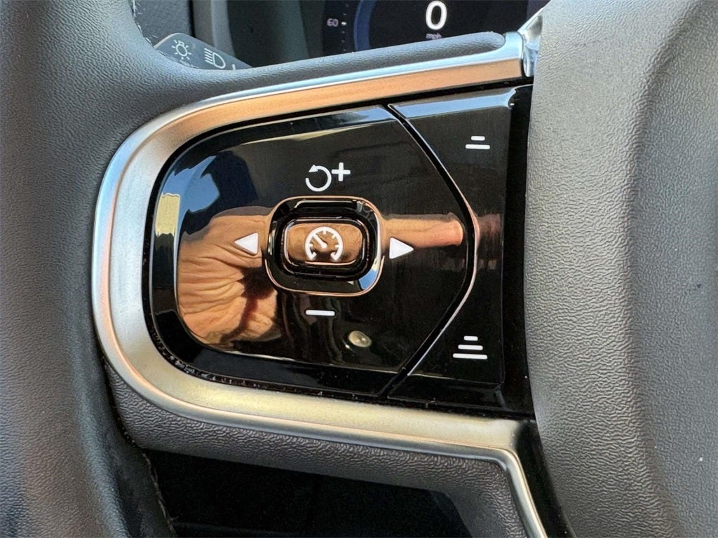 2023 Volvo XC90 B6 Plus 6-Seater