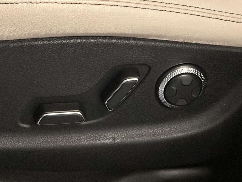 2024 Genesis GV70 2.5T Select
