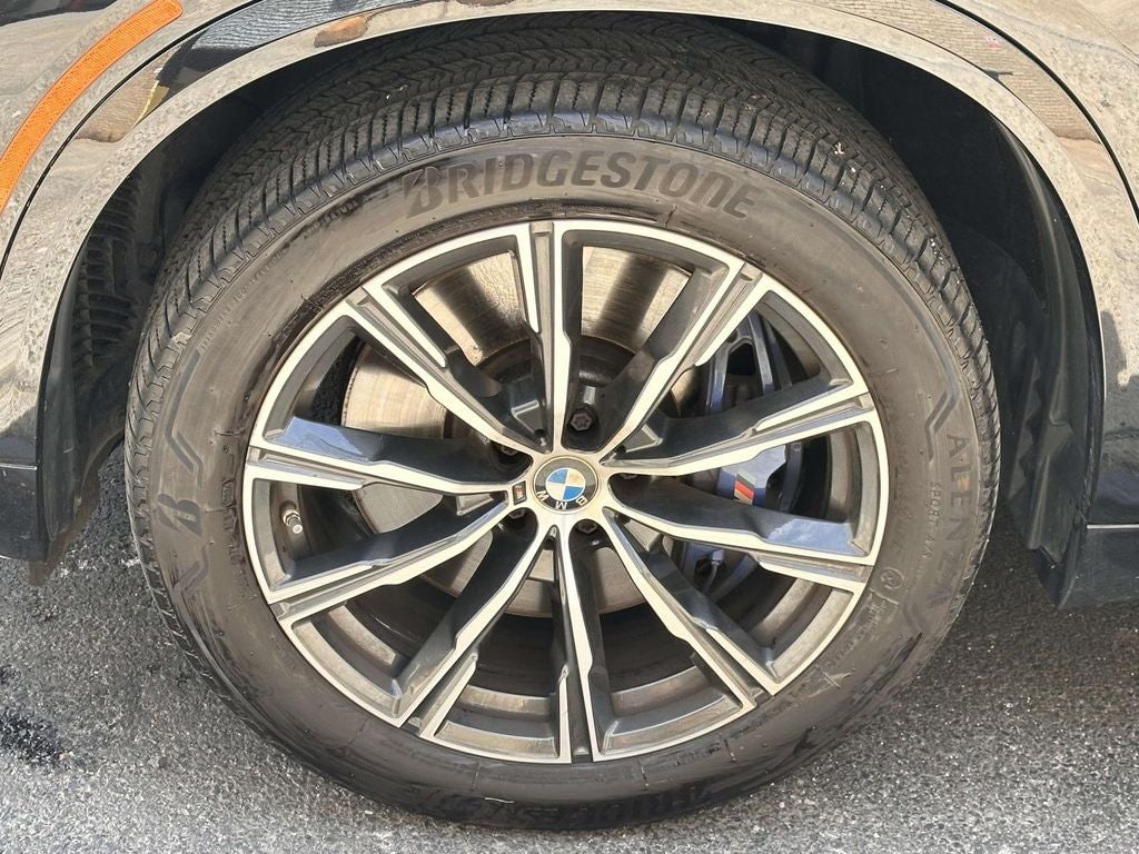 2022 BMW X5 M50i