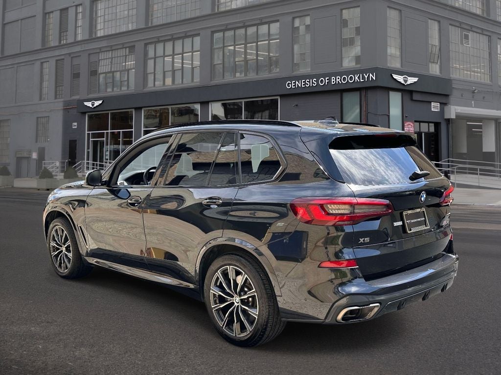 2022 BMW X5 M50i