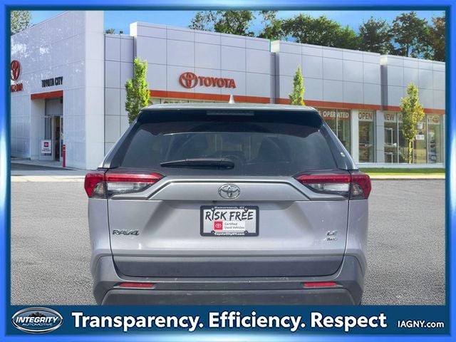 2022 Toyota RAV4 LE