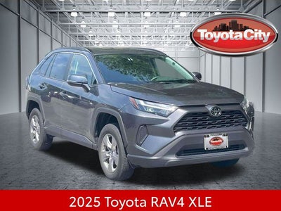 2025 Toyota RAV4 XLE