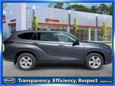 2022 Toyota Highlander LE