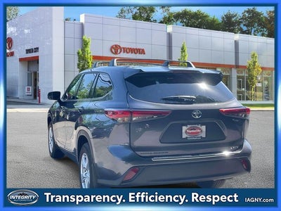 2022 Toyota Highlander LE