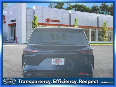 2025 Toyota Sienna XSE 7 Passenger