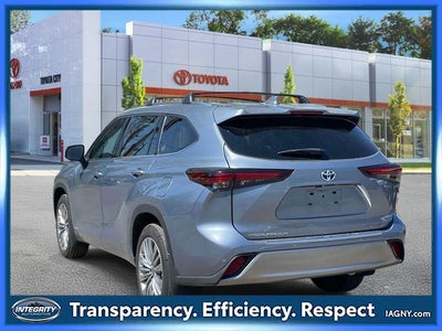 2024 Toyota Highlander Hybrid Platinum