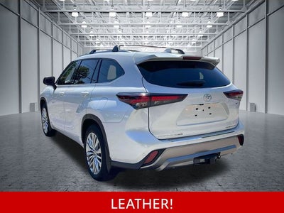 2025 Toyota Highlander Hybrid Platinum