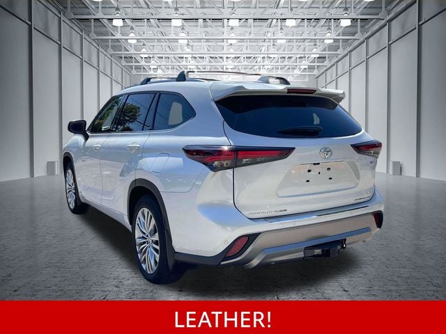 2025 Toyota Highlander Hybrid Platinum