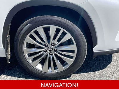 2025 Toyota Highlander Hybrid Platinum