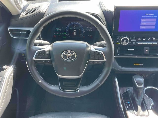 2025 Toyota Highlander Hybrid Platinum
