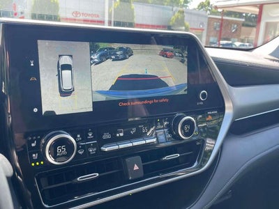 2025 Toyota Highlander Hybrid Platinum