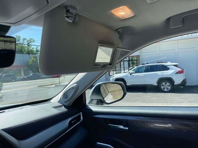 2025 Toyota Highlander Hybrid Platinum