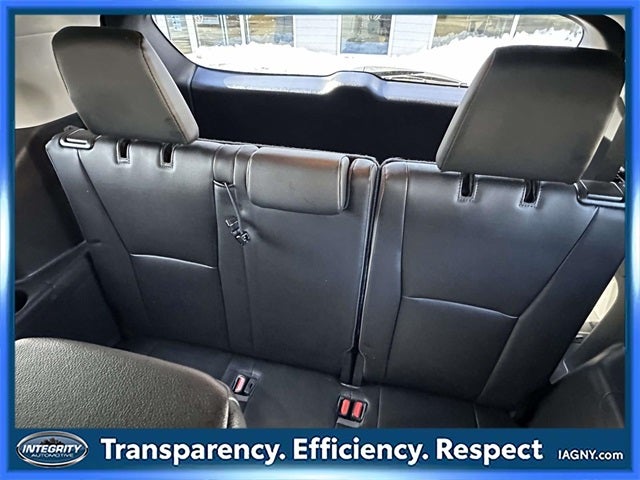 2023 Toyota Highlander XLE 8 PASSENGER BENCH SEATING