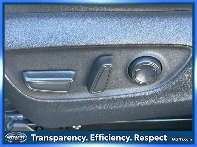 2023 Toyota Highlander XLE 8 PASSENGER BENCH SEATING