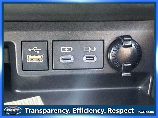 2023 Toyota Highlander XLE 8 PASSENGER BENCH SEATING