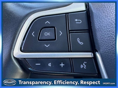 2023 Toyota Highlander XLE 8 PASSENGER BENCH SEATING